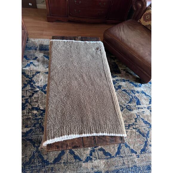 Barefoot Dreams Cozy Chic Two-Toned Brown and White blanket/throw - Picture 6 of 6
